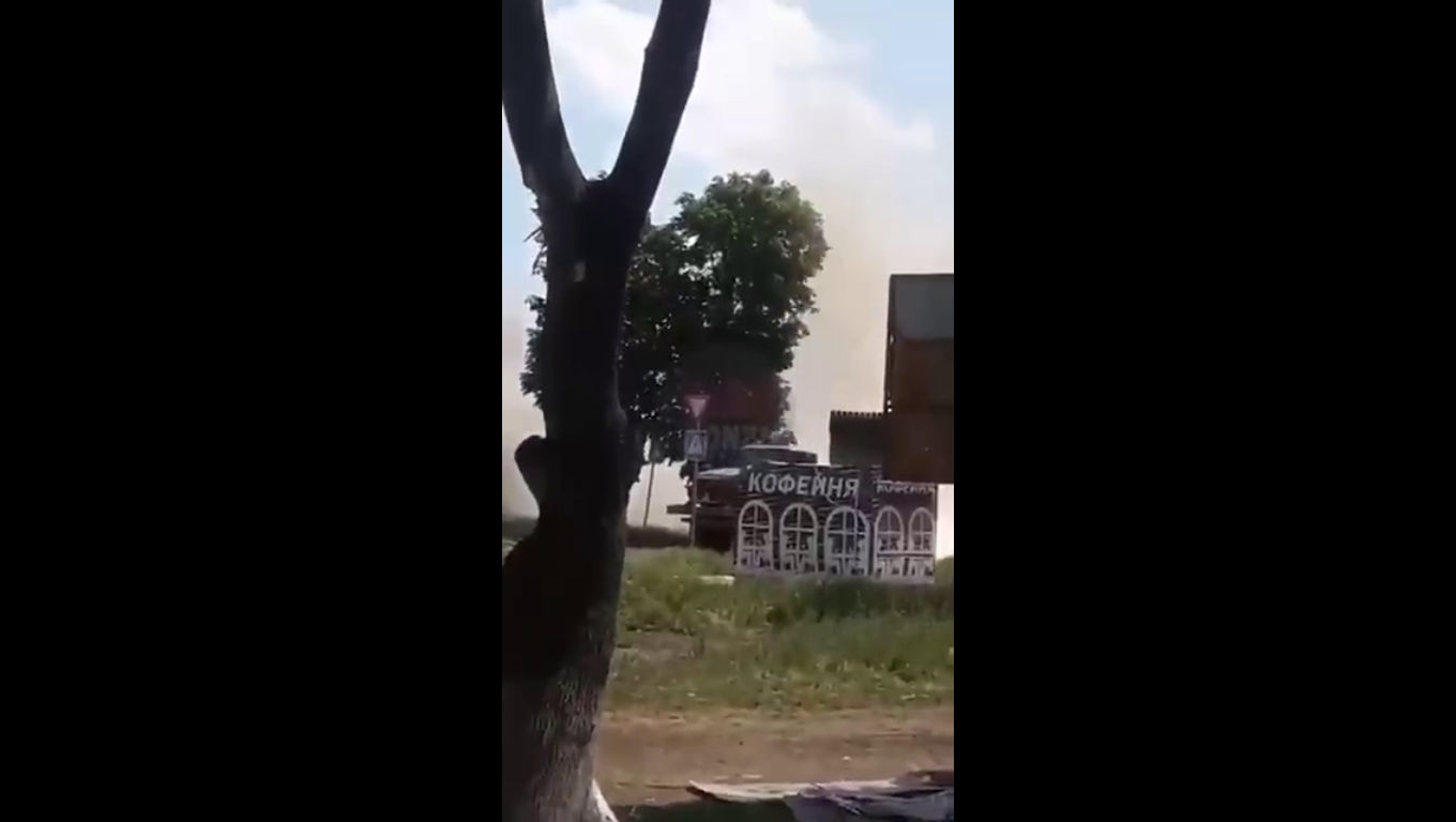 ​Прикрываясь мирными жителями, оккупанты в Новой Каховке ведут обстрелы из "Градов" по позициям ВСУ