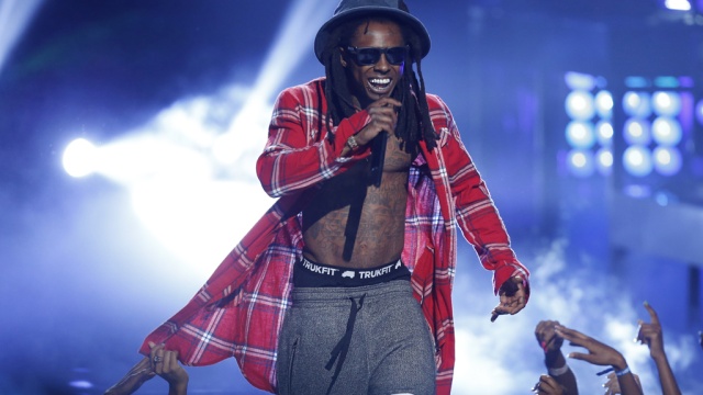 В США обстреляли автобус известного рэпера 