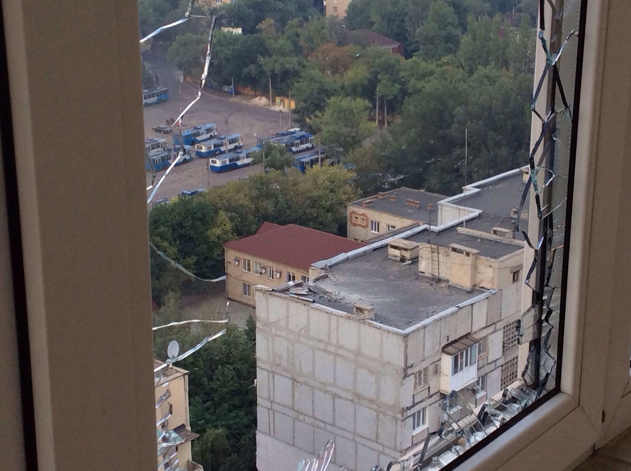 Донецк после обстрела 14 августа: горящая Гладковка и пожар на ДОКе