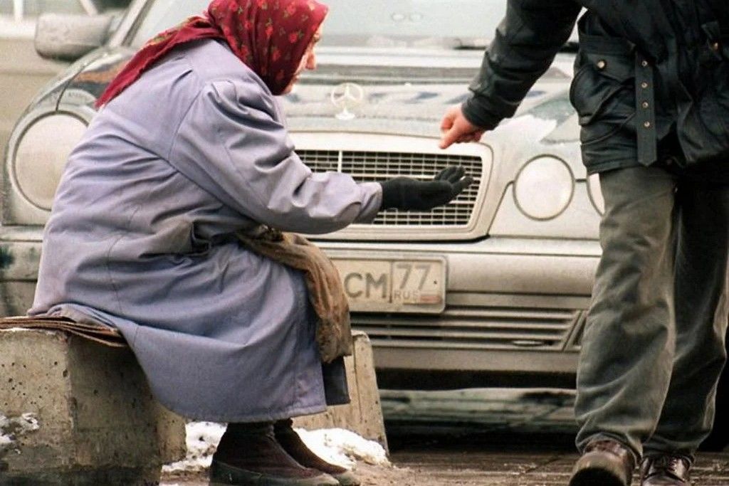 ​К концу 2023 года Россию накроет бюджетный коллапс, как в 90-е: пенсионеры будут лазить по мусоркам