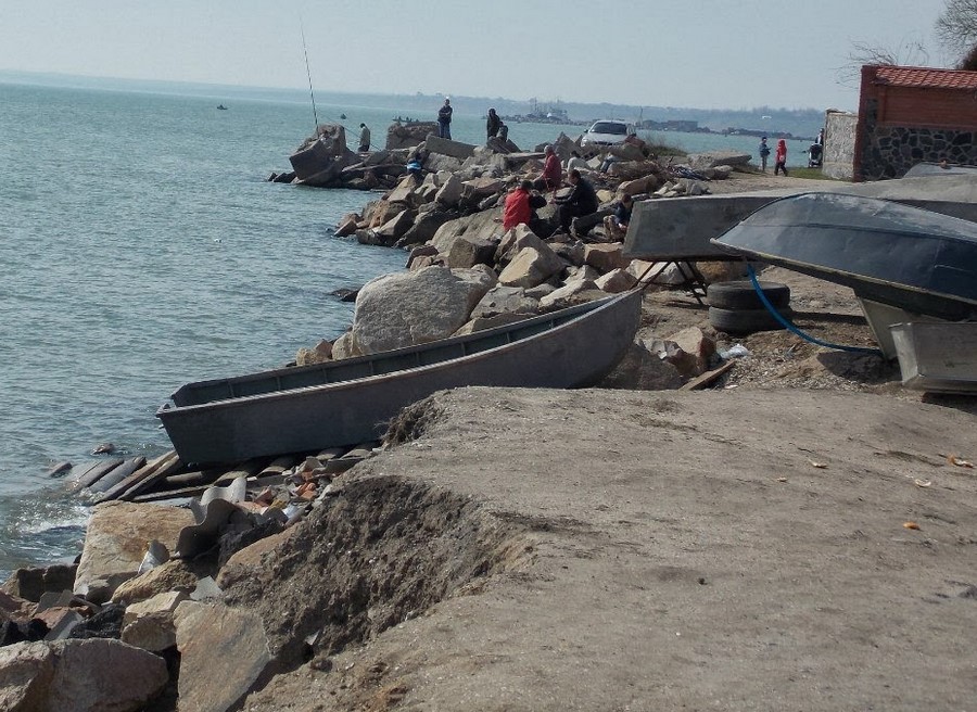 Развлечения в ДНР: боевики умышленно обстреливают рыбаков в Азовском море