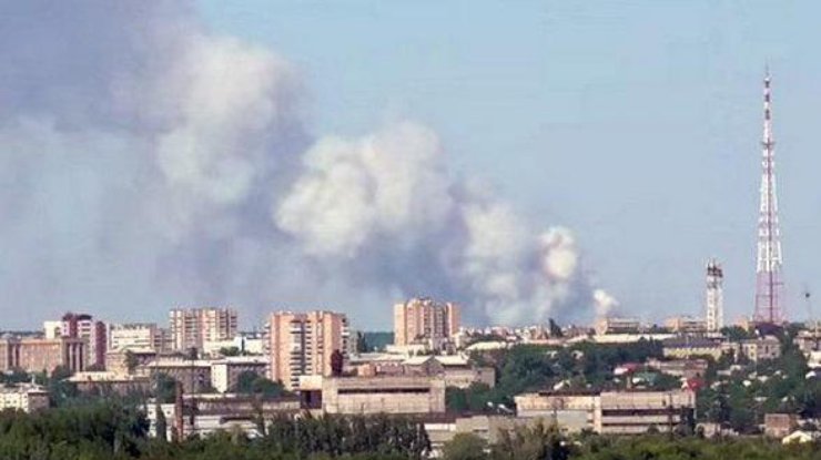 В оккупированном Луганске горят леса, дым окутал весь город, - соцсети