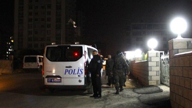 Кровавый теракт в Турции: боевики ракетой подорвали автомобиль полиции