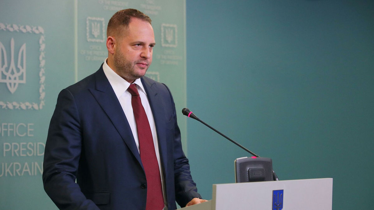 Єрмак анонсував переговори з Козаком щодо Донбасу