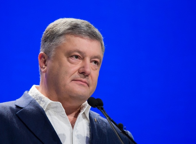 Мы победим Россию в этой войне, потому что на стороне Украины Бог и правда! Мы выдержали все удары агрессора, устояли на ногах и теперь уверенно движемся вперед! – Порошенко – кадры