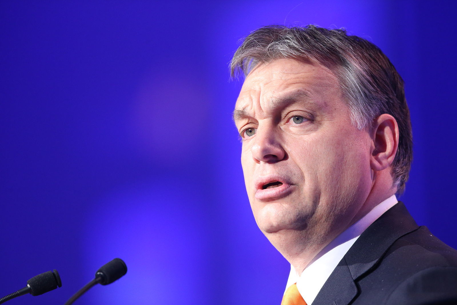 Лидеры ЕС заставили Орбана блуждать в одиночестве на саммите в Брюсселе  