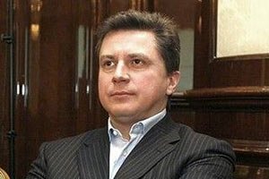 Азаров переоформил свой бизнес на бывшего топ-менеджера ФК "Металлист"