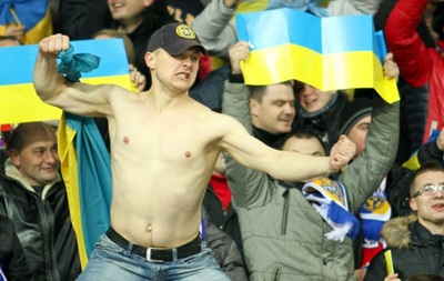 В центре Киева подрались украинские и французские футбольные фанаты