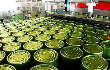 "Россия - щедрая душа": депутат из Подмосковья передал на нужды армии РФ пустые консервные банки