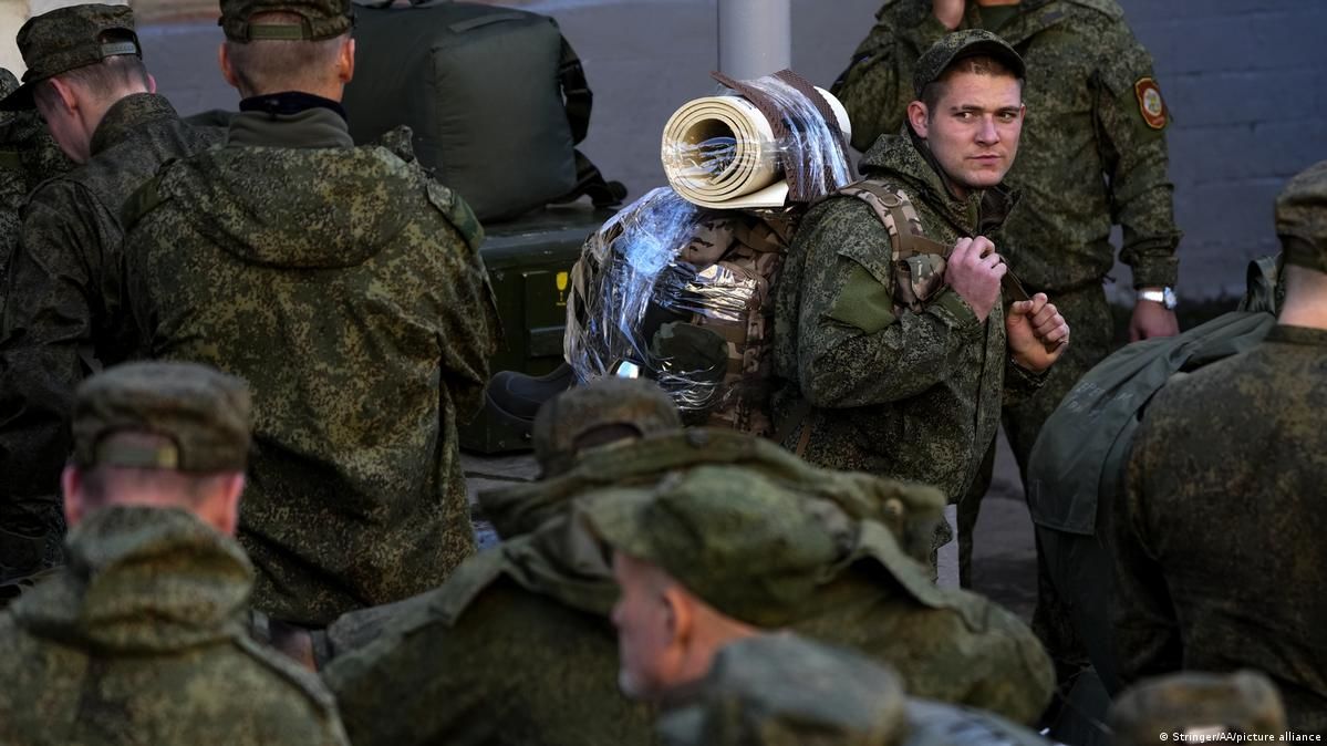 "З автоматами проти танків", – чергові росіянки благають Путіна врятувати їхніх мобіків із "ДНР"