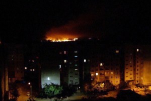 В Донецке снова взрывы и стрельба