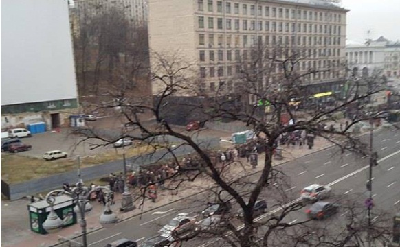 Тревожные новости из центра Киева: к Майдану движется огромная колонна людей - возможны новые провокации и столкновения