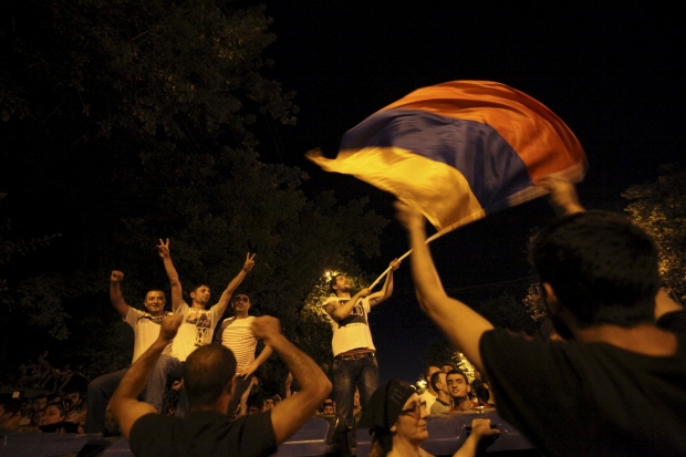 «Майдан» в Армении набирает обороты: Активисты вышли на улицы в пяти городах