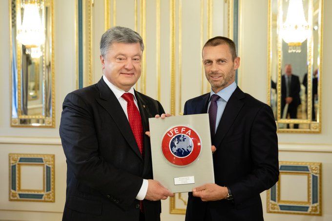 Порошенко обещает сделать Украину центром футбольных еврокубковых суперматчей