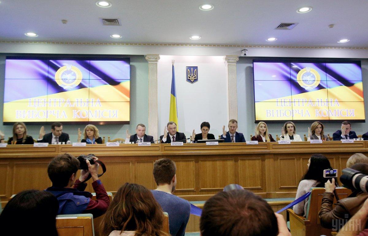 А вот и реванш: ЦИК официально зарегистрировала экс-"регионала" Клюева и Шария на выборы в Раду