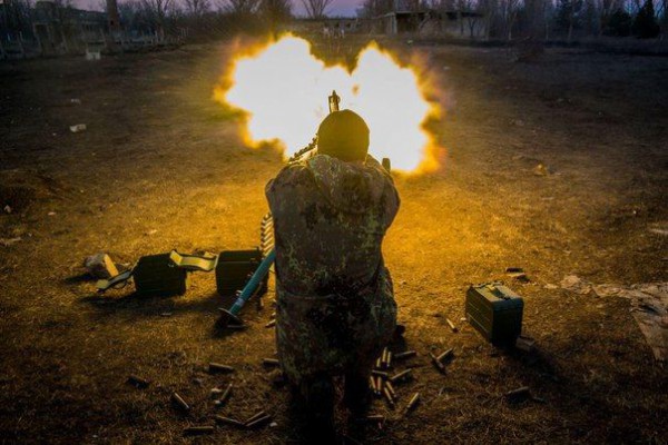 Боевики ночью массированно ударили по пригородам  Мариуполя, - АТЦ