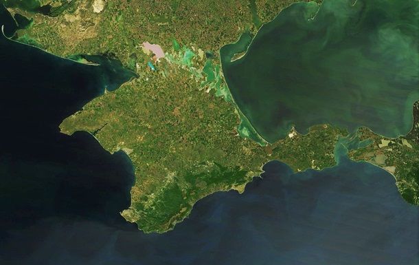 В Крыму перестрелка и взрывы: полиция РФ кричит военным, чтобы те прекратили огонь