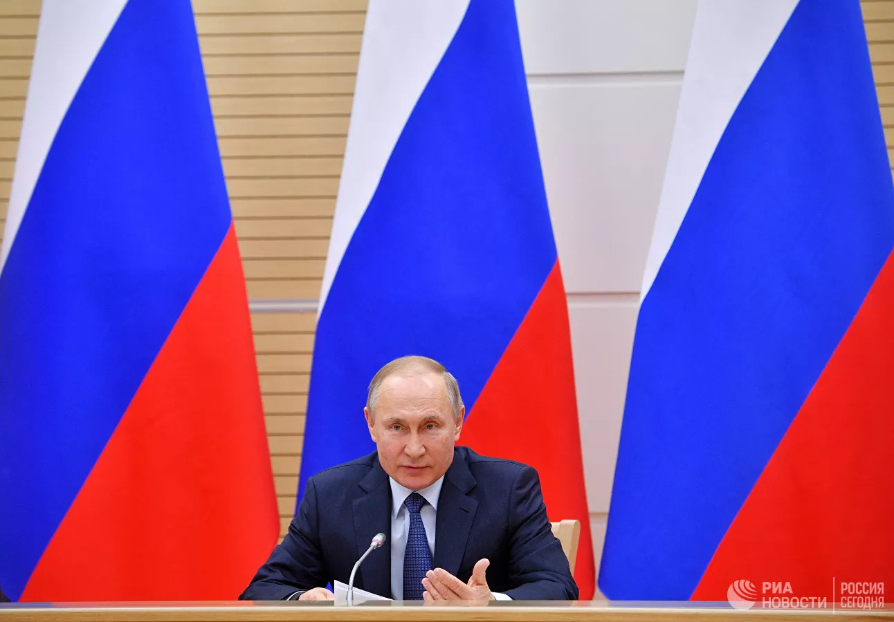 "Неплохая идея, но надо подумать", - Путин об идее закрепить в Конституции РФ победы во Второй мировой войне
