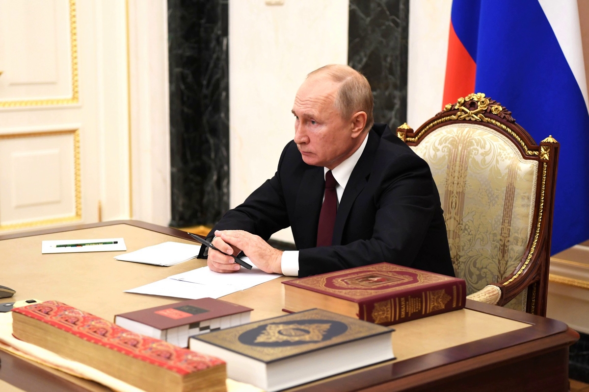 ​Путин сделал заявление по Карабаху "по бумажке" - Армении послан четкий сигнал