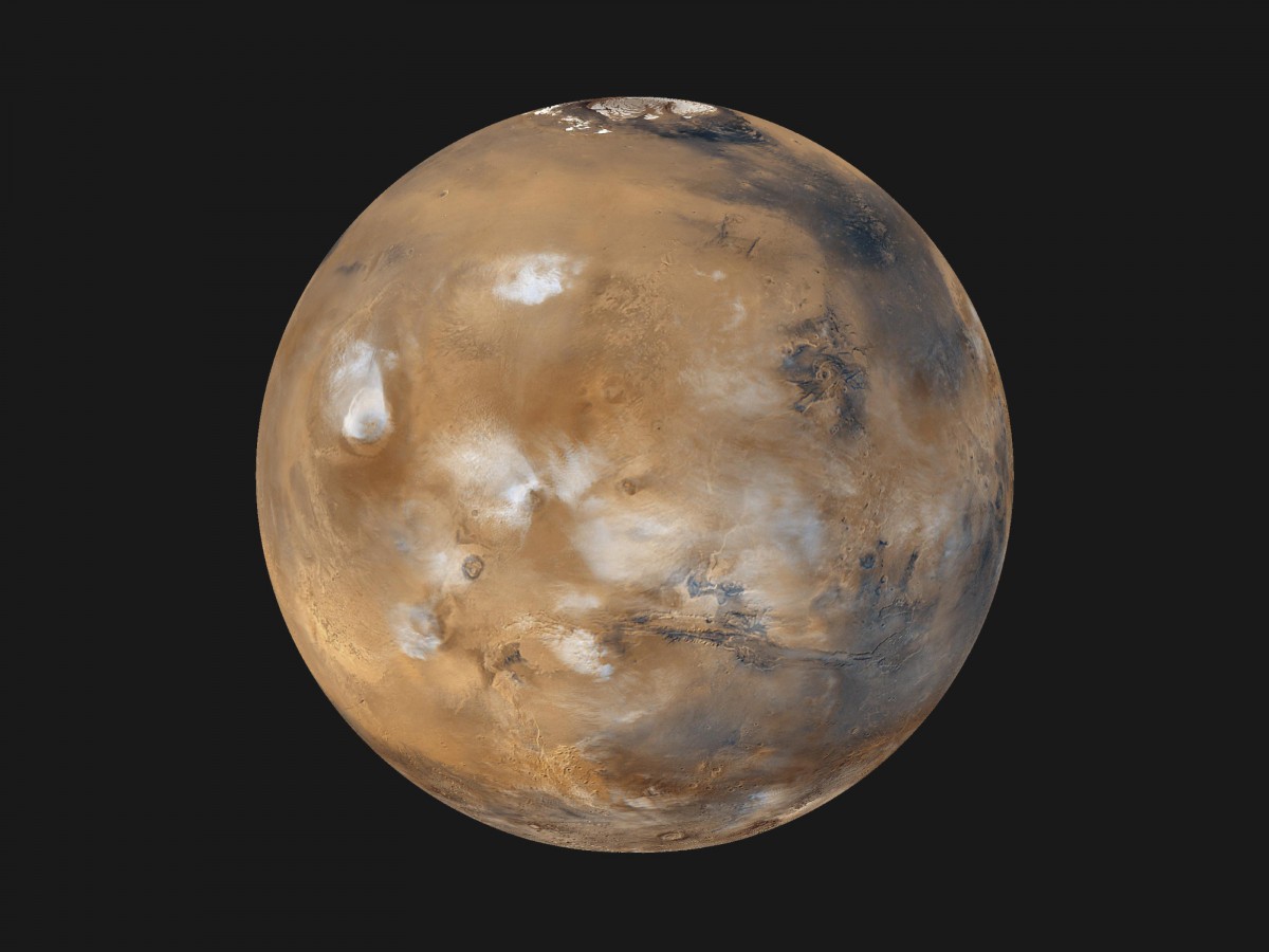 Ученые НАСА увидели на поверхности Марса "надписи" азбукой Морзе и перевели их 