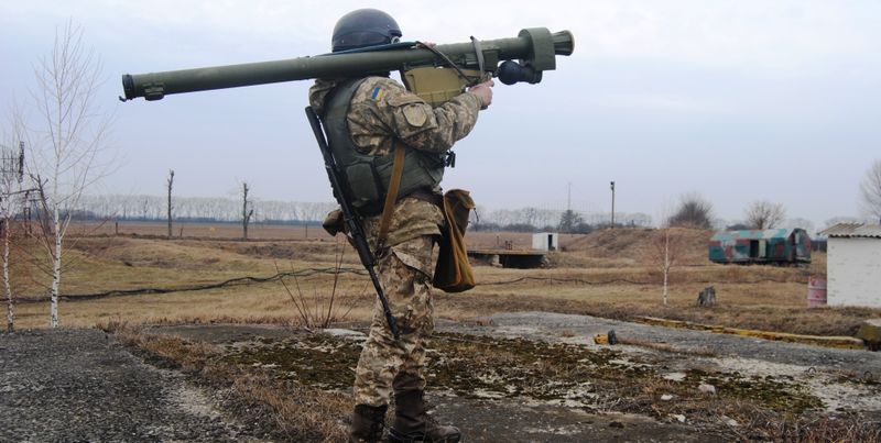 Россия испытывает новое вооружение на Донбассе - украинская разведка назвала виды оружия, которые были опробованы в Украине