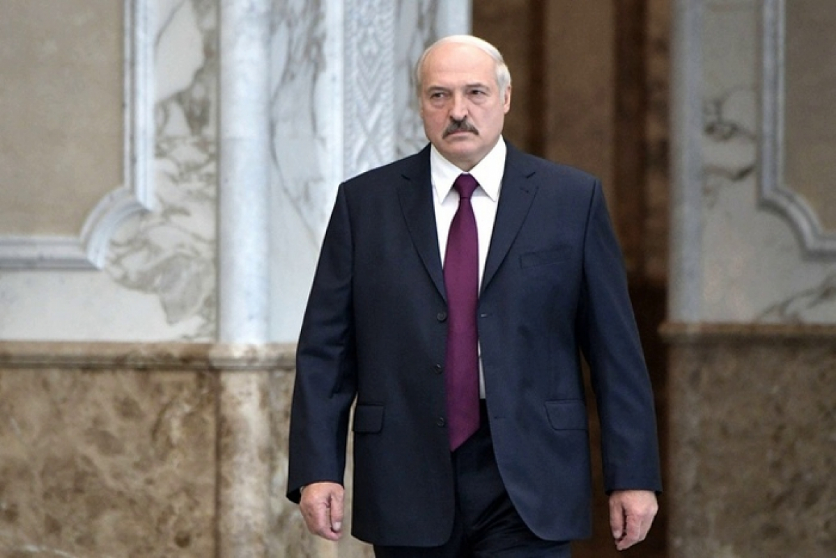 ​Лукашенко публично пригрозил "остудить голову" Тихановской и ее новому Совету