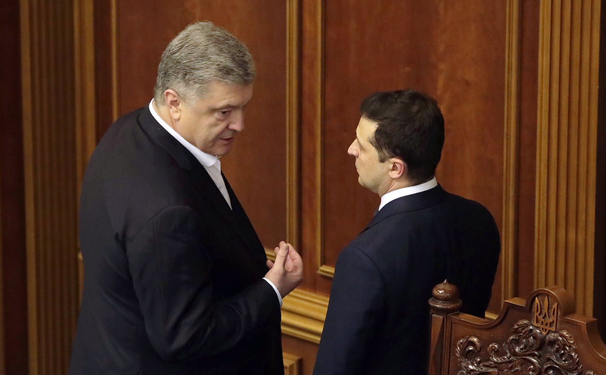 "Интересы государства выше", - Порошенко призвал Зеленского подписать акт об объединении 