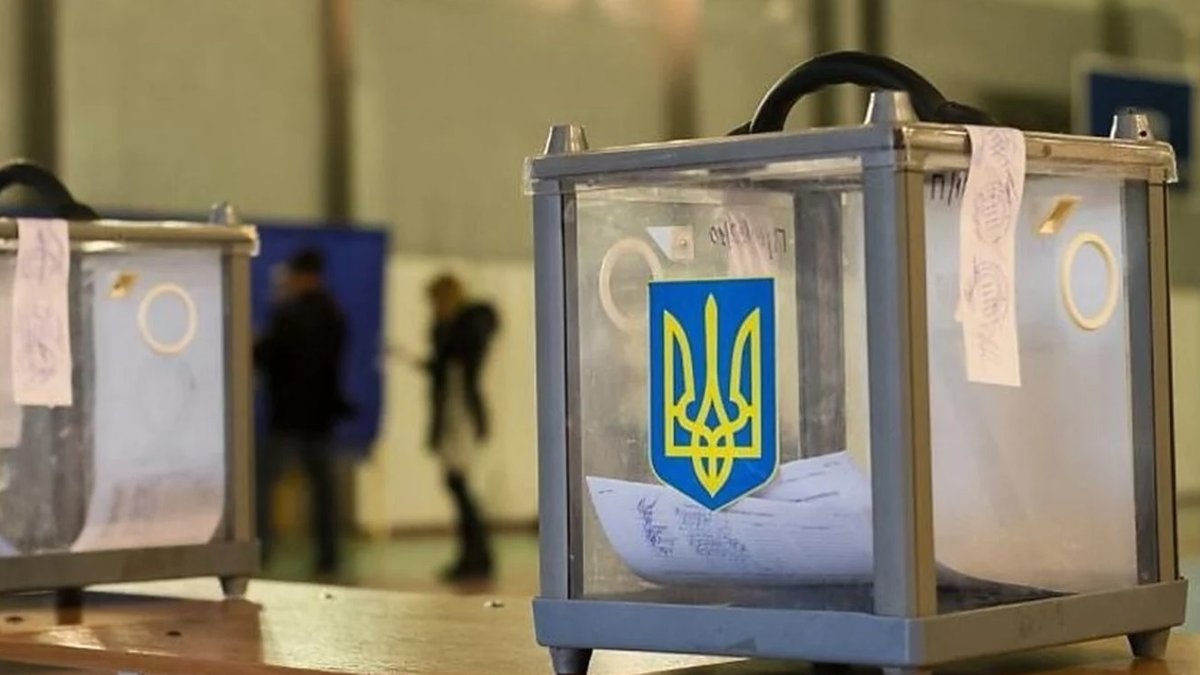 Местные выборы в Украине могут перенести: озвучено главное условие