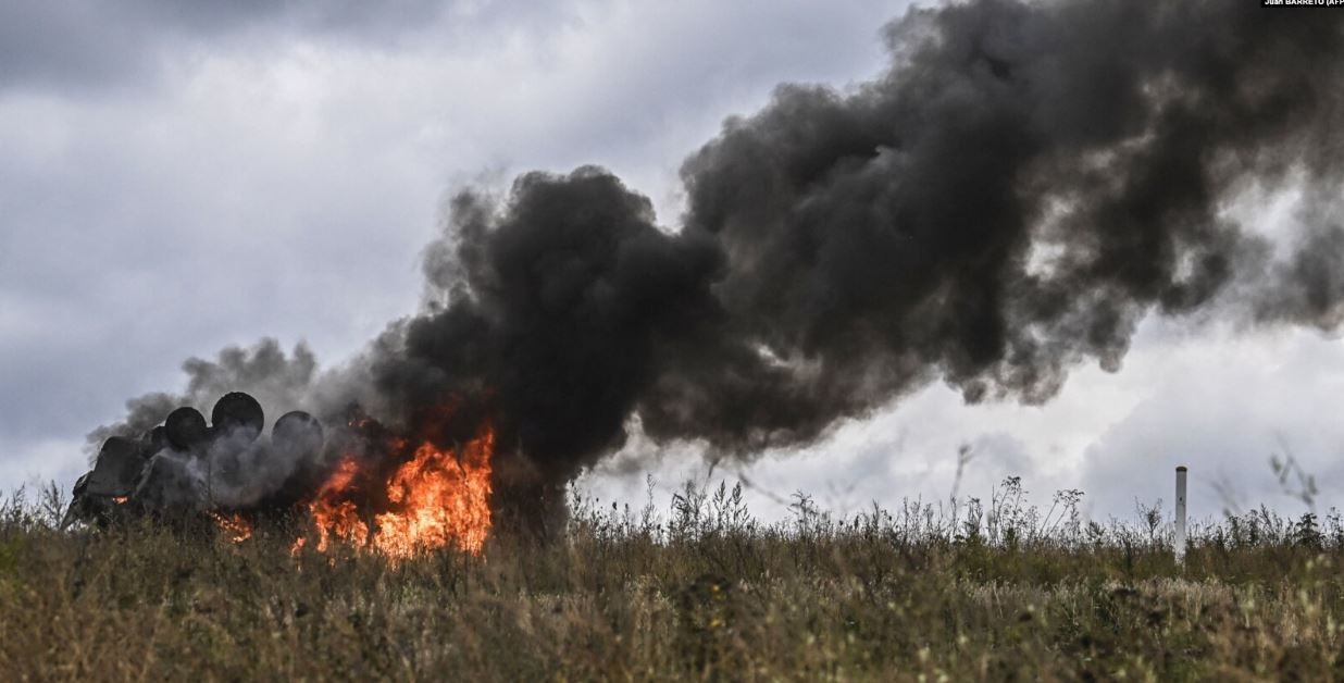 Оккупанты РФ под Авдеевкой взлетели на воздух на военном трофее: "БТР был с "сюрпризом""