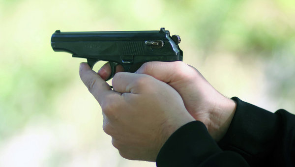 В Киеве на стихийном рынке произошла стрельба: ранена женщина, в которой продавец увидел что-то "подозрительное"