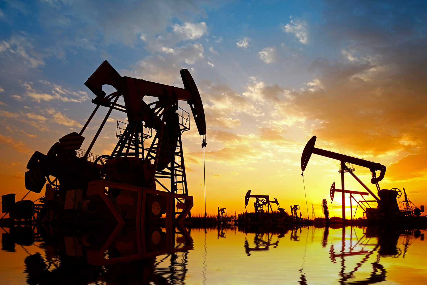 Цена на нефть 15 мая: рынок резко начал расти на фоне заявлений из Саудовской Аравии