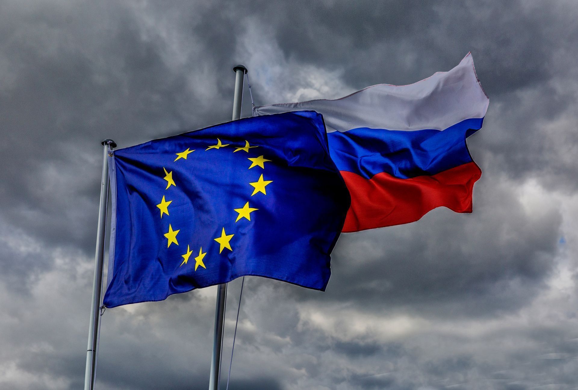 В ЕС приняли сенсационное решение по санкциям в отношении России из-за раздачи паспортов на Донбассе