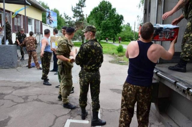 В Мариуполе волонтеры провели мероприятия по объединению системы обеспечения блокпостов