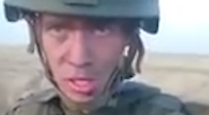 В Сети появились видеокадры с российским военным, который сжег БТР: стало известно, как все произошло