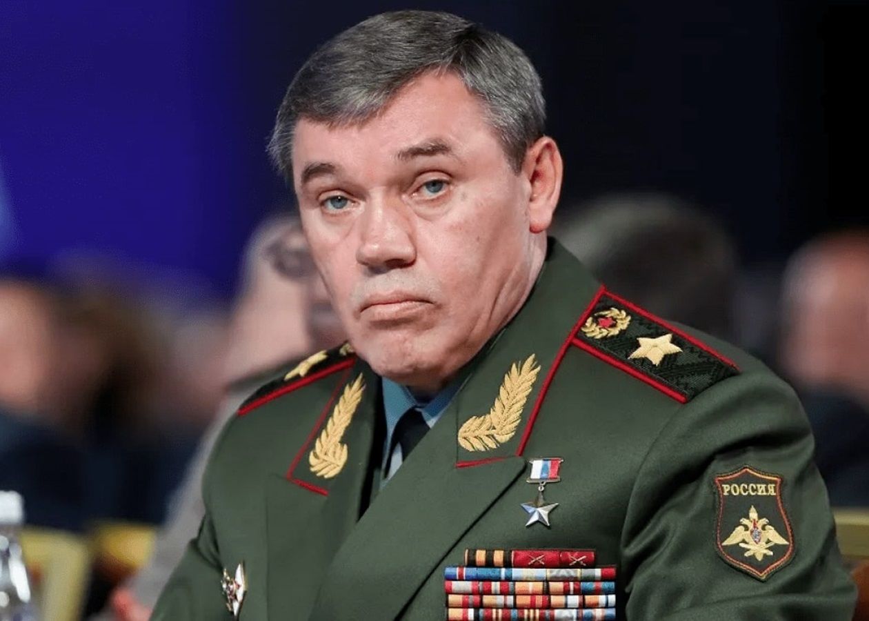 Начальник Генштаба РФ Герасимов сбежал из зоны боевых действий в Изюме 