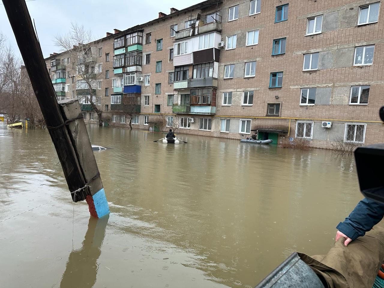 Прорыв дамбы в России: ситуация критическая, вода быстро затапливает Орск - СМИ