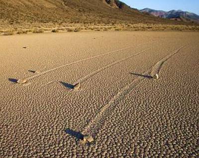 Феномен движущихся камней в Долине смерти можно объяснить климатическими влияниями - ученые