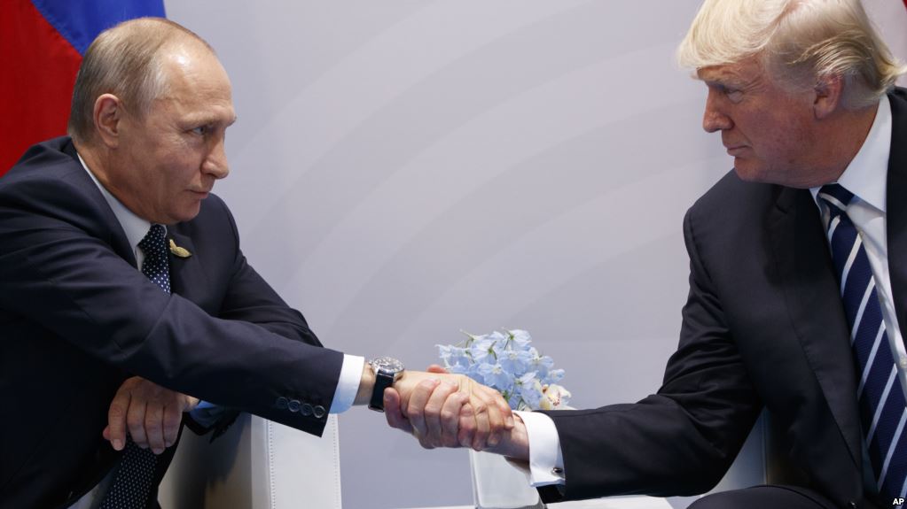 Политические нежности: Путин заявил о готовности встретиться с Трампом не только в Вашингтоне
