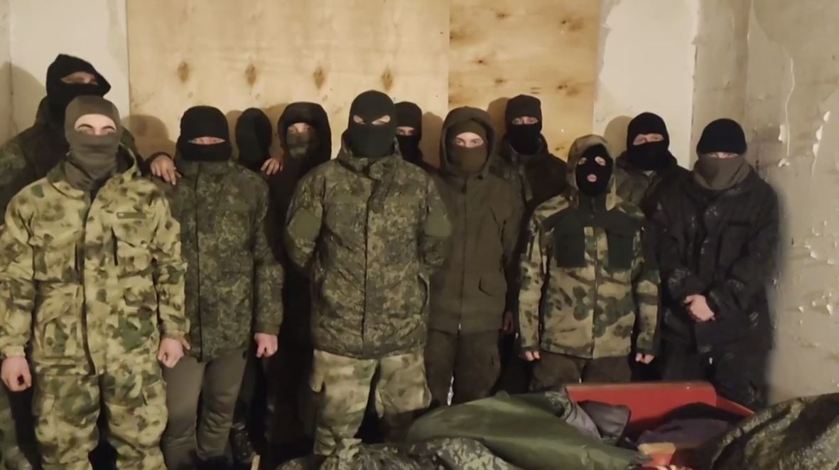 "Мобики" из Омской области жалуются на беспредел и поборы, умоляя спасти их от "ДНР"