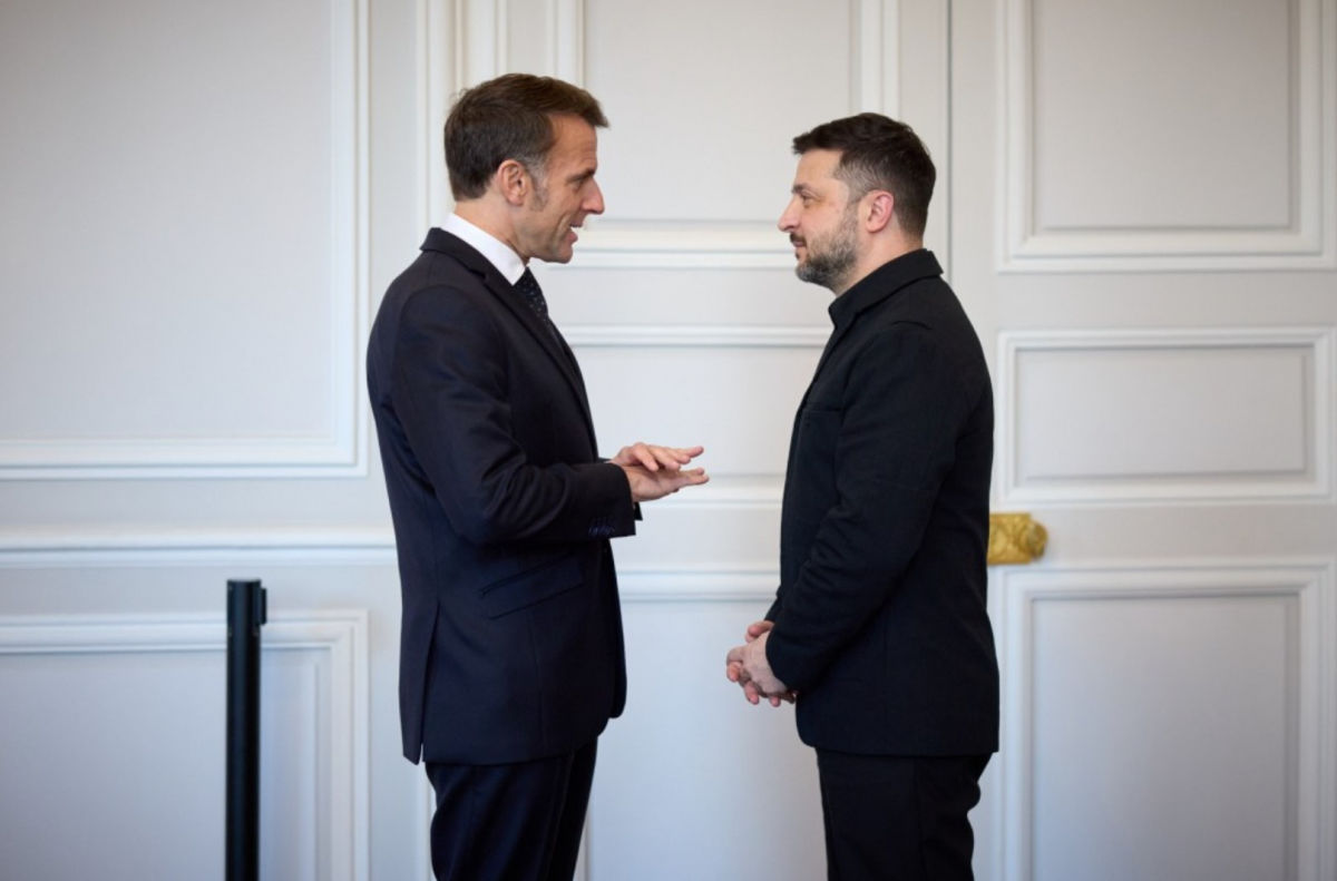 Франция отпустит задержанный танкер "теневого флота" России – Макрону пришлось объясниться перед Зеленским 