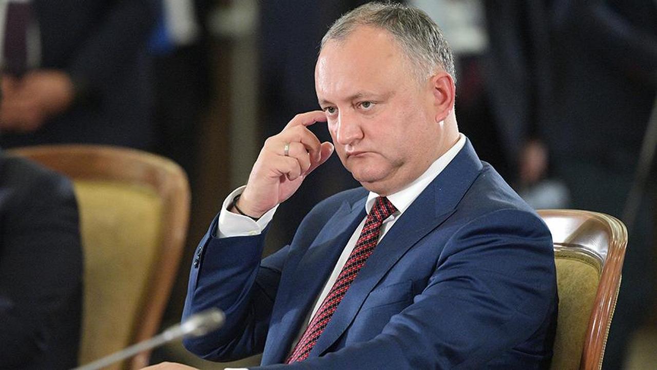 "Призываю своих сторонников к мобилизации, ждите моего сигнала", - Додон опасается свержения с поста президента Молдовы