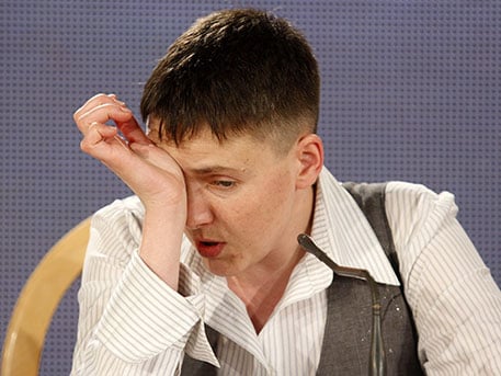 Маразм Савченко крепчает: скандальная депутатша обвинила Порошенко в шантаже МВФ