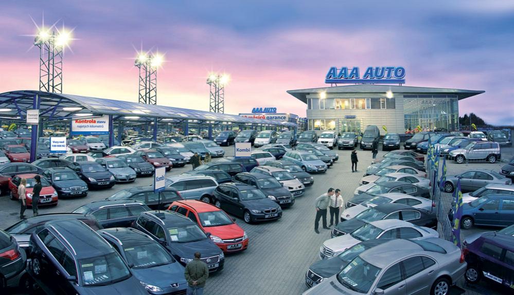 Крупнейший продавец автомобилей покидает российский рынок из-за экономического кризиса в РФ