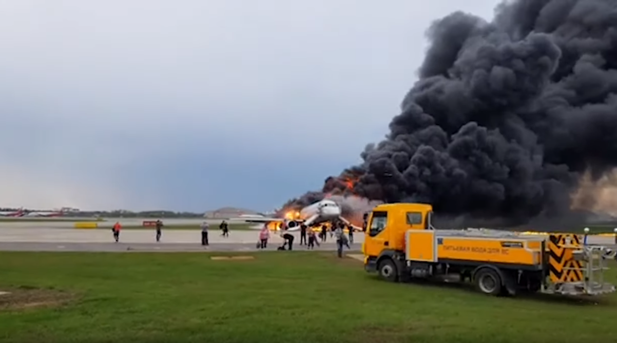 Авиаэксперт рассказал, что на самом деле произошло в аэропорту Шереметьево с Superjet 100: видео