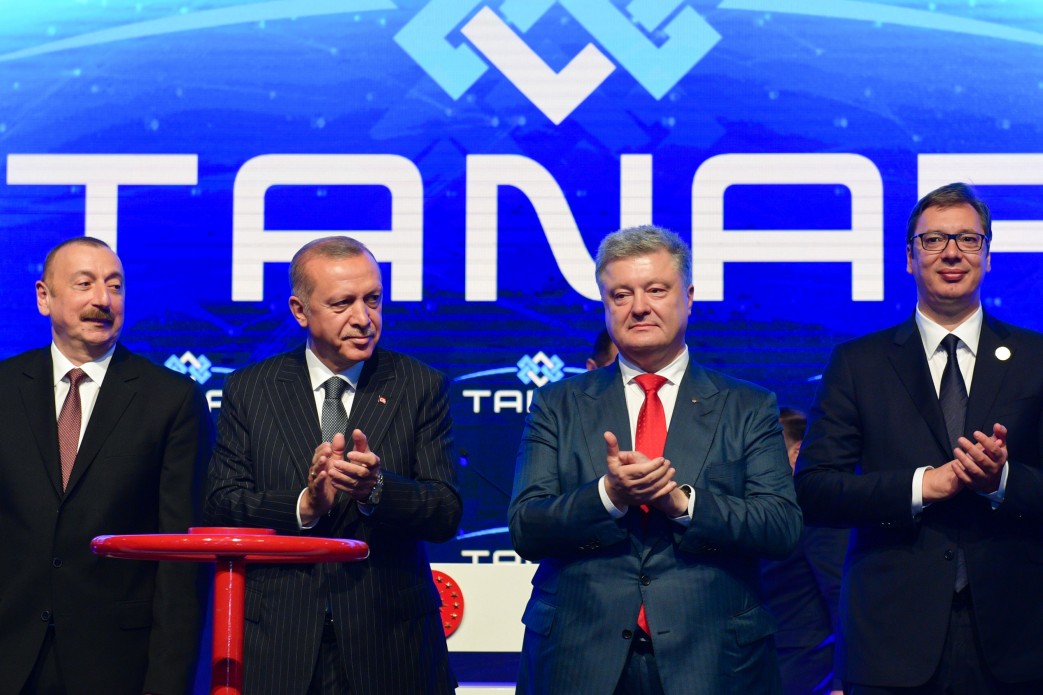 Независимость от манипуляций РФ: Порошенко и Эрдоган произвели исторический запуск ​газопровода TANAP