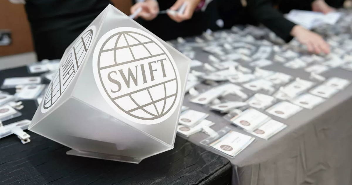 Отключение РФ от системы SWIFT:  проект резолюции появился в Европарламенте 