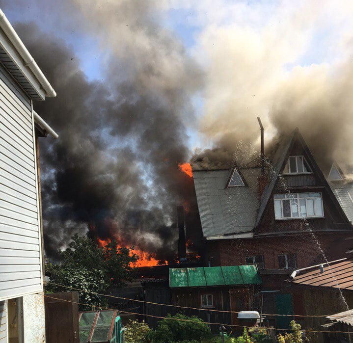 Огненная ловушка для пожилых людей: в России в частном доме для престарелых заживо сгорели пенсионеры - кадры