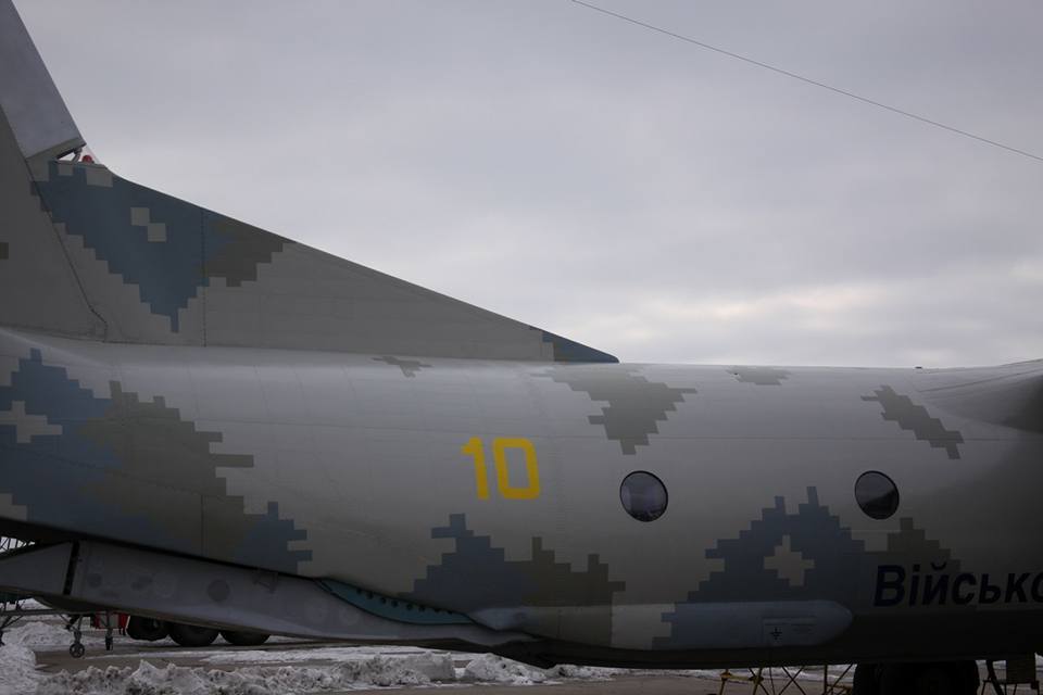 Российские военнослужащие обстреляли украинский транспортный самолет и готовились применить ракеты