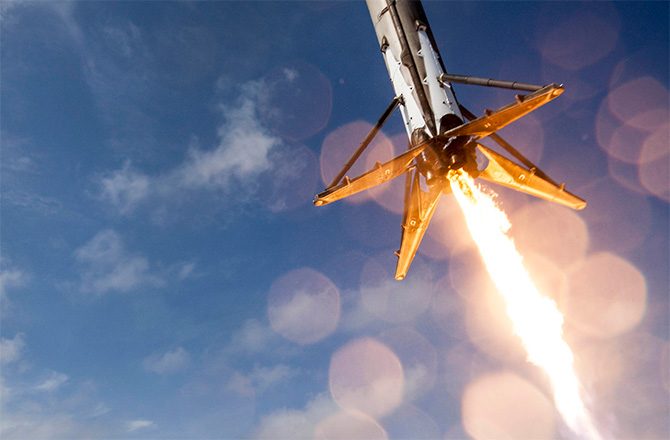 SpaceX в третий раз успешно посадила первую ступень Falcon 9 на плавучую платформу