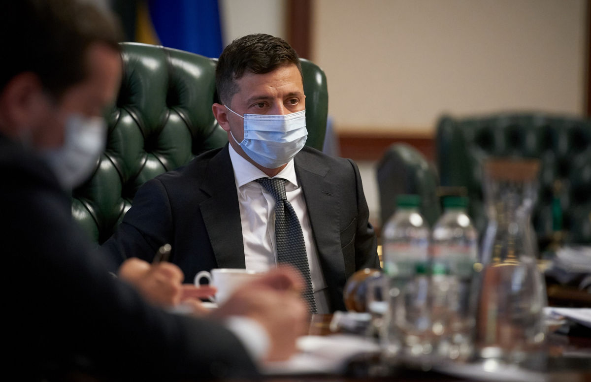Суд обязал завести дело о возможной госизмене Зеленского из-за "вагнеровцев"